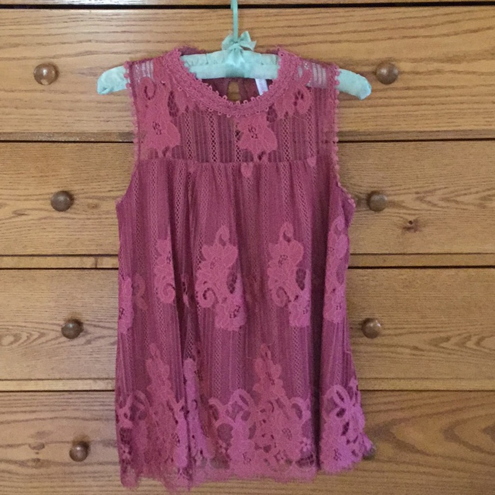 Dark blush lace tank (lined)
